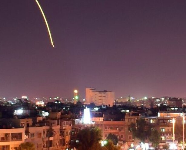 Russisk militærfly skal ha blitt skutt ned over Syria ved en feil